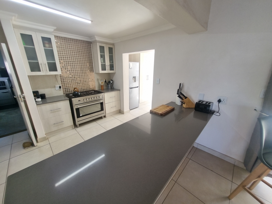 5 Bedroom Property for Sale in Laguna Western Cape